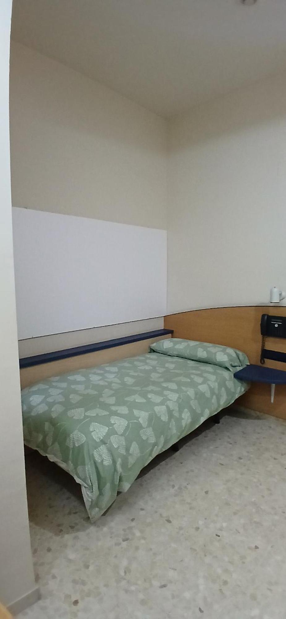 Larru Los Bermejales Residencia Universitaria Севилья Экстерьер фото